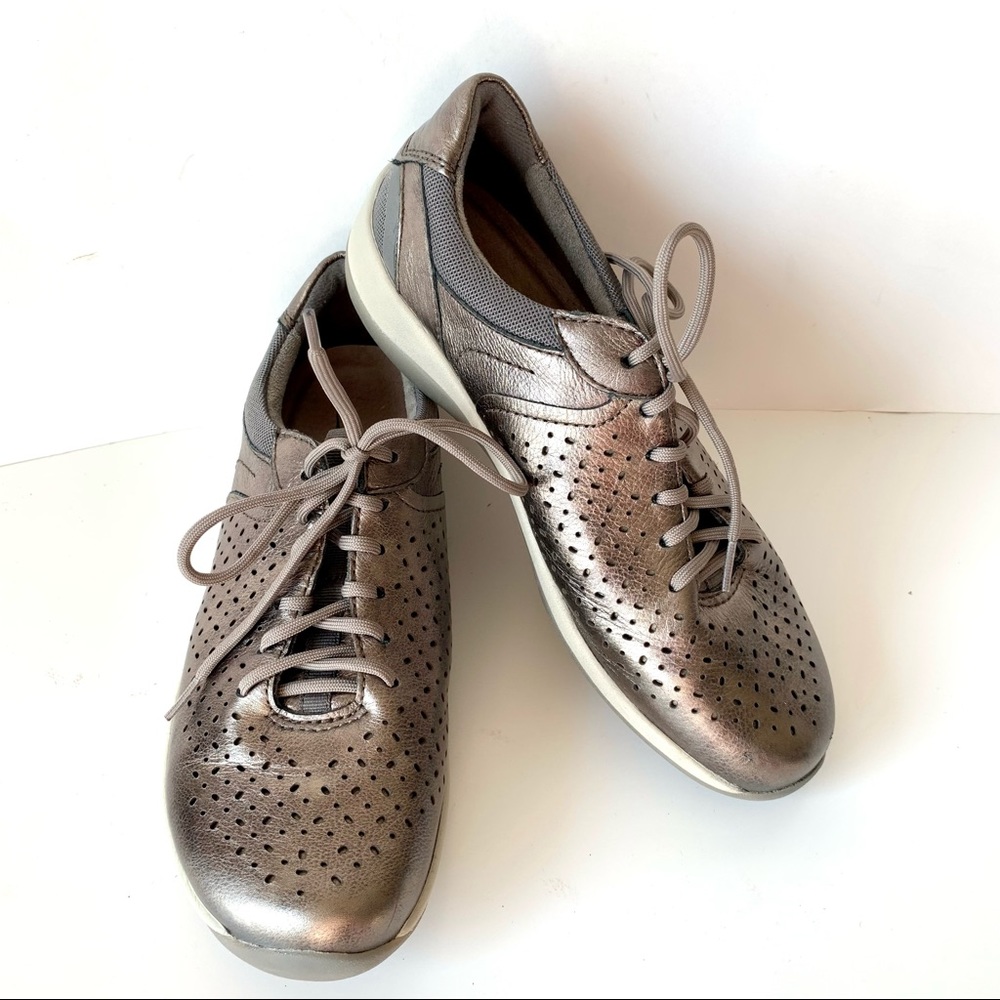 EARTH “Kepler” Laser Cut Metallic Sneakers—6 Wide